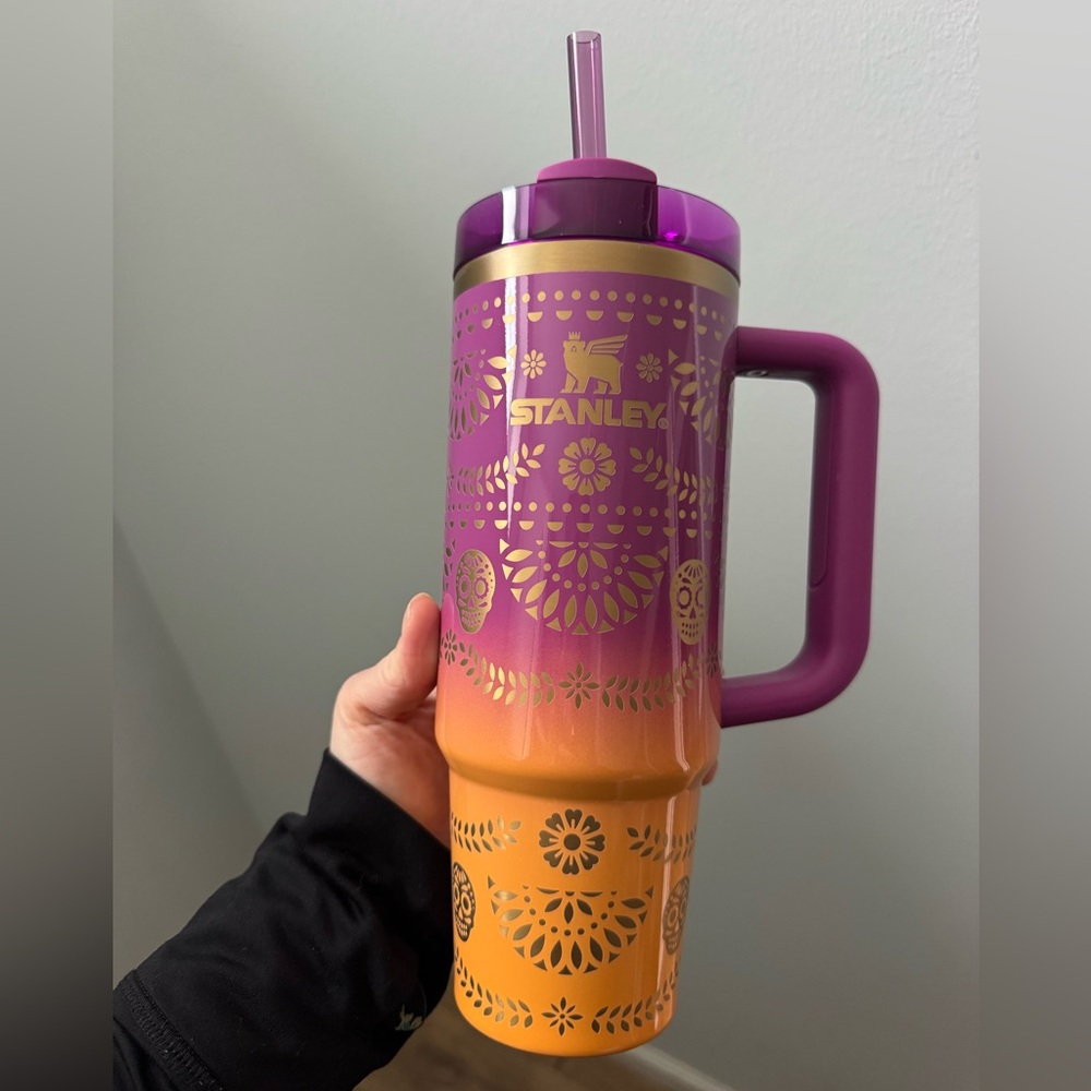 Stanley 🌅sunrise  Catrina 30 oz quencher